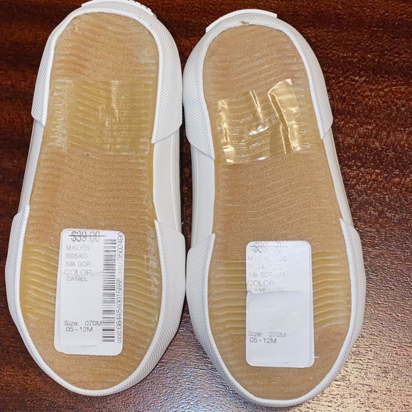 Michael Kors girls shoes - Picture 2 of 5